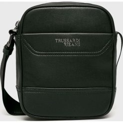 Trussardi Jeans - Saszetka. Czarne torby męskie skórzane Trussardi Jeans, w paski, z poliesteru, casualowe, na ramię, małe. W wyprzedaży za 269,90 zł.