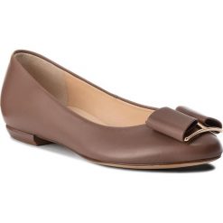 Baleriny HÖGL - 6-101080 Mauve 8400. Pomarańczowe klasyczne baleriny damskie HÖGL, bez wzorów, ze skóry, bez obcasa, na płaskiej podeszwie, bez zapięcia. W wyprzedaży za 379,00 zł.