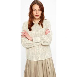 Vero Moda - Koszula Cate. Białe bluzki damskie Vero Moda, na co dzień, s, bez wzorów, z poliesteru, casualowe, ze stójką, z długim rękawem. W wyprzedaży za 59,90 zł.