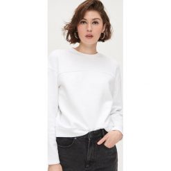 Bluza basic z poziomym przeszyciem - Biały. Białe bluzy damskie Cropp, s, bez wzorów, bez rękawów, bez kaptura. Za 69,99 zł.