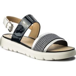 Sandały GEOX - D Amalitha C D827WC 0HHAW C4211 Navy/White. Niebieskie klapki damskie Geox, bez wzorów, ze skóry ekologicznej, bez obcasa. W wyprzedaży za 289,00 zł.