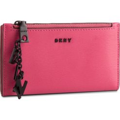 Duży Portfel Damski DKNY - R91Z3A63 Pink PNK. Różowe portfele damskie DKNY, bez wzorów, ze skóry. W wyprzedaży za 289,00 zł.