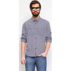 KOSZULA DŁUGI RĘKAW MĘSKA SHAPED FIT. Szare koszule męskie marki Top Secret, na lato, m, z dzianiny, z klasycznym kołnierzykiem. Za 39,99 zł.