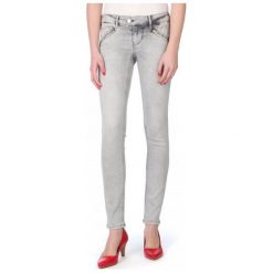 Mustang Jeansy Damskie Gina 29/34 Szary. Szare spodnie damskie Mustang. W wyprzedaży za 249,00 zł.