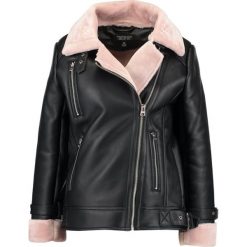 Topshop LOLA BIKER Kurtka ze skóry ekologicznej black. Czarne kurtki damskie marki Topshop, bez wzorów, z poliesteru, bez kaptura. W wyprzedaży za 370,30 zł.