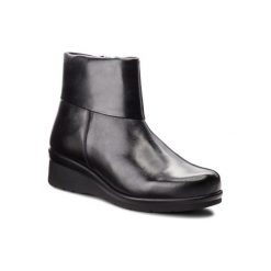 LASOCKI COMFORT OCE-2083-01. Czarne botki damskie Lasocki Comfort, ze skóry, bez obcasa, bez zapięcia. Za 199,99 zł.