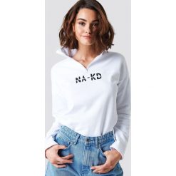 NA-KD Bluza z suwakiem - White. Białe bluzy damskie NA-KD, bez wzorów, z bawełny, z długim rękawem, długie, bez kaptura. Za 161,95 zł.
