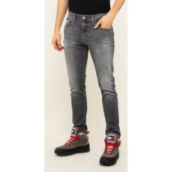 Jeansy Slim Fit Tommy Jeans Steve DM0DM07339. Szare jeansy męskie Tommy Jeans, m, bez wzorów, z elastanu. W wyprzedaży za 389,00 zł.