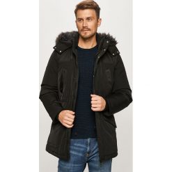Guess Jeans - Kurtka puchowa. Niebieskie płaszcze męskie Guess Jeans, s, z aplikacjami, z poliesteru, długie, z kapturem. Za 1299,00 zł.