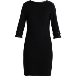 Rue de Femme PAMELA DRESS Sukienka etui black. Czarne sukienki marki Rue de Femme, xl, z elastanu. W wyprzedaży za 439,20 zł.
