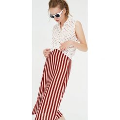Koszula basic bez rękawów w groszki. Szare topy damskie Pull&Bear, w grochy, bez kołnierzyka, bez rękawów. Za 29,90 zł.
