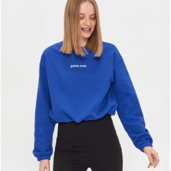 Bluza z napisem - Niebieski. Niebieskie bluzy damskie House, xs, z napisami, bez rękawów, bez kaptura. W wyprzedaży za 43,99 zł.