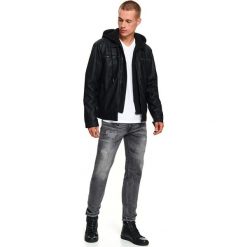 Kurtka z ekologicznej skóry z odpinanym kapturem. Czarne kurtki męskie Top Secret, na zimę, xl, bez wzorów, ze skóry ekologicznej, eleganckie, krótkie, z kapturem. W wyprzedaży za 139,99 zł.