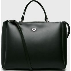Tommy Hilfiger - Torebka. Czarne torebki klasyczne damskie TOMMY HILFIGER, w paski, z materiału, duże. Za 799,90 zł.