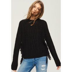 Sweter z frędzlami - Czarny. Czarne swetry klasyczne damskie Sinsay, l. Za 59,99 zł.