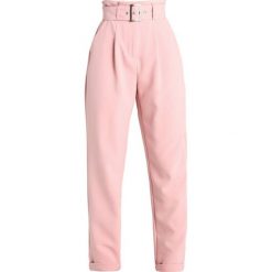 Chinosy damskie: Lost Ink Petite PAPERBAG WAIST CIGARETTE TROUSER Spodnie materiałowe light pink