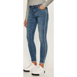Only - Jeansy Carmen. Niebieskie jeansy damskie ONLY, bez wzorów, z elastanu. W wyprzedaży za 139,90 zł.