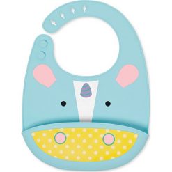 Śliniak "Zoo Jednorożec" - (S)26 x (W)28 x (G)4 cm. Niebieskie śliniaki Skip Hop, bez wzorów, z materiału. W wyprzedaży za 49,95 zł.