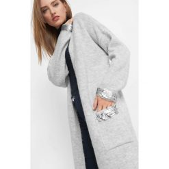 Kardigan z cekinami. Szare kardigany damskie Orsay, xs, z dzianiny. Za 139,99 zł.