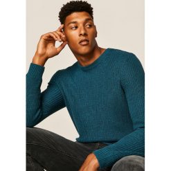 Medicine - Sweter Urban Stories. Zielone swetry męskie MEDICINE, s, bez wzorów, z bawełny, z okrągłym kołnierzem, bez kaptura. W wyprzedaży za 79,90 zł.