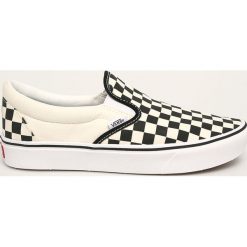 Vans - Tenisówki. Białe trampki męskie Vans, bez wzorów, z gumy, bez zapięcia. W wyprzedaży za 259,90 zł.