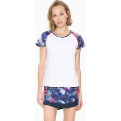 Koszulka funkcyjna w kolorze białym. Białe bluzki sportowe damskie marki Desigual Sport, s, z nadrukiem, z materiału. W wyprzedaży za 121,95 zł.