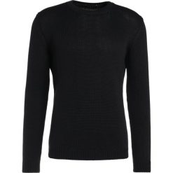 Roberto Collina Sweter black. Czarne swetry klasyczne męskie marki Roberto Collina, m, z wełny. W wyprzedaży za 461,45 zł.