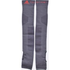 Adidas by Stella McCartney - Ocieplacze Yoga Legwarme. Szare skarpetki damskie marki adidas by Stella McCartney, bez wzorów, z elastanu. W wyprzedaży za 69,90 zł.