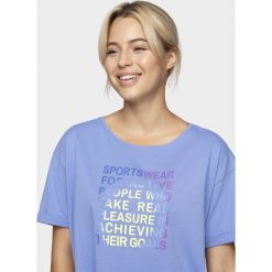 T-shirt damski TSD232 - jasny fiolet. Koszulki damskie 4f, bez wzorów, bez kołnierzyka. Za 49,99 zł.