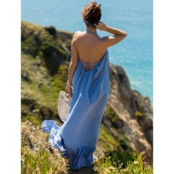 Niebieska Sukienka Sense Of Beauty. Niebieskie sukienki damskie Renee, s, z aplikacjami, bez kołnierzyka, bez rękawów, maxi, dopasowane. Za 169,99 zł.