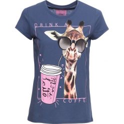 T-shirt bonprix indygo z nadrukiem. Niebieskie t-shirty damskie bonprix, z nadrukiem, bez kołnierzyka. Za 34,99 zł.