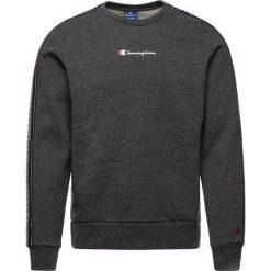 Bluza Champion Logo Tape 213416. Białe bluzy męskie Champion, s, bez wzorów, z bawełny, bez kołnierzyka, bez rękawów, bez kaptura. W wyprzedaży za 229,00 zł.
