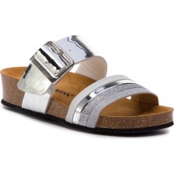 Klapki DR. BRINKMANN - 701303 Silber 92. Szare klapki damskie Dr. Brinkmann, z aplikacjami, ze skóry ekologicznej, bez obcasa. W wyprzedaży za 169,00 zł.