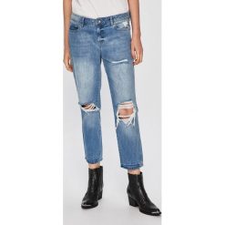 Answear - Jeansy. Niebieskie jeansy damskie ANSWEAR, s, z obniżonym stanem. W wyprzedaży za 49,90 zł.