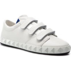 Sneakersy EMPORIO ARMANI - X4X255 XL695 A042 Optical White/Royal. Białe sneakersy męskie Emporio Armani, bez zapięcia. W wyprzedaży za 589,00 zł.