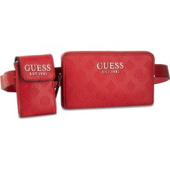 Saszetka nerka GUESS - Ilenia (SG) Mini HWSG74 73810 RED. Czerwone nerki damskie Guess, z aplikacjami, ze skóry ekologicznej, młodzieżowe, bez dodatków. Za 429,00 zł.