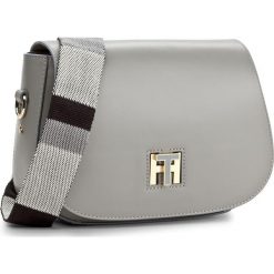 Torebka TOMMY HILFIGER - Th Twist Leather Saddle Bag AW0AW04254 093. Szare listonoszki damskie marki TOMMY HILFIGER. W wyprzedaży za 509,00 zł.