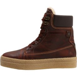 Bullboxer Botki na platformie dark cognac. Szare botki damskie lity marki Bullboxer, z materiału, na sznurówki. W wyprzedaży za 327,20 zł.