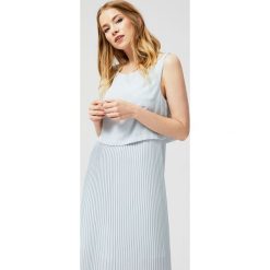 Sukienka plisowana. Sukienki damskie Moodo, s, bez wzorów, bez kołnierzyka, bez rękawów. Za 59,99 zł.