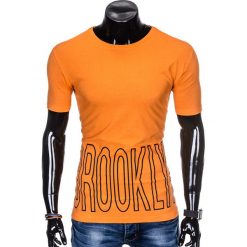 T-shirt męski z nadrukiem S978 - pomarańczowy. Pomarańczowe t-shirty męskie Ombre Clothing, s, z nadrukiem, bez kołnierzyka. Za 19,99 zł.