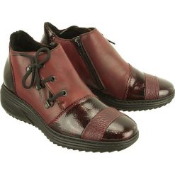 RIEKER M9334-35 bordeaux, botki damskie. Czerwone botki damskie Rieker, ze skóry, bez obcasa, na zamek. W wyprzedaży za 251,90 zł.