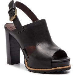 Sandały SEE BY CHLOÉ - SB32141A Nero 999. Czarne klapki damskie See by Chloé, bez wzorów, ze skóry, bez obcasa, na obcasie. W wyprzedaży za 989,00 zł.