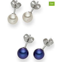 Kolczyki-wkrętki (2 pary) z perłami w kolorze białym i niebieskim. Białe kolczyki damskie Pearls Special, z perłą, z mosiądzu. W wyprzedaży za 68,95 zł.
