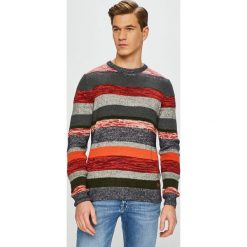 Tom Tailor Denim - Sweter 1005634. Pomarańczowe swetry klasyczne męskie marki TOM TAILOR DENIM, s, z elastanu, z okrągłym kołnierzem. W wyprzedaży za 179,90 zł.
