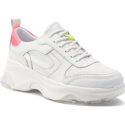 Sneakersy EVA MINGE - EM-18-05-000137 602. Białe półbuty damskie Eva Minge, bez wzorów, ze skóry ekologicznej, bez obcasa, na koturnie, bez zapięcia. Za 419,00 zł.