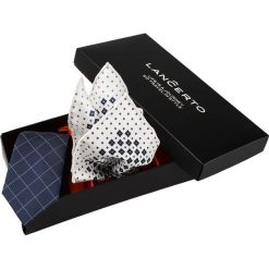 Zestaw Krawat plus Poszetka. Białe poszetki męskie marki LANCERTO, w geometryczne wzory, z jedwabiu, eleganckie. Za 199,90 zł.