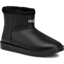 Kalosze HUGO - Cozy 50441821 10230866 01 Black 001. Czarne kalosze damskie HUGO, na imprezę, z tworzywa sztucznego, bez obcasa, bez zapięcia. Za 479,00 zł.