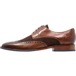 Melvin & Hamilton Eleganckie buty rio mid brown/chocolate. Pomarańczowe buty wizytowe męskie marki Melvin & Hamilton, ze skóry, na sznurówki. Za 549,00 zł.