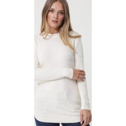 Kremowy Sweter Well-Lit. Brązowe swetry damskie Born2be, xl, bez wzorów, z długim rękawem, długie, bez kaptura. Za 79,99 zł.