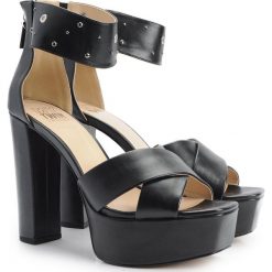 Twinset Sandały. Czółenka damskie Twin Set, w paski, ze skóry, bez obcasa, na platformie. Za 459,00 zł.